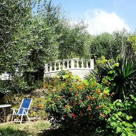 Il Giardino Degli Ulivi Bed & Breakfast Dolceacqua